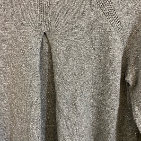 NWT Banana Republic Women’s Gray Italian Yarn Sweater Womens Sz. XS - Picture 5 of 5